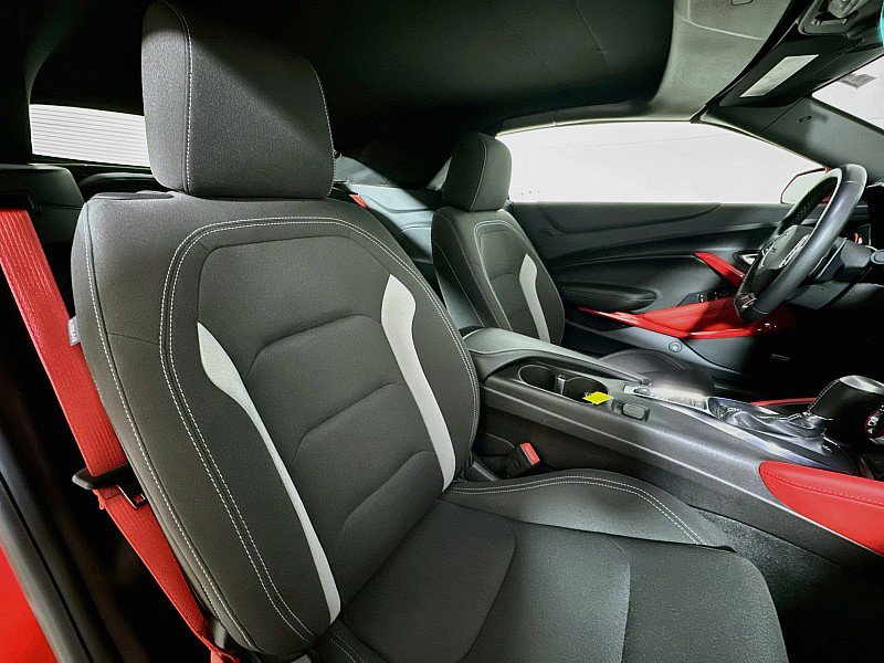 Used 2022 Chevrolet Camaro LT RWD image 28