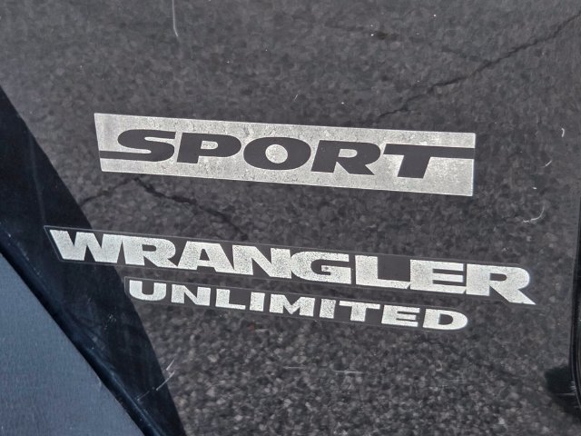 Used 2016 Jeep Wrangler Unlimited Sport w/ Max Tow Package AWD/4WD image 29