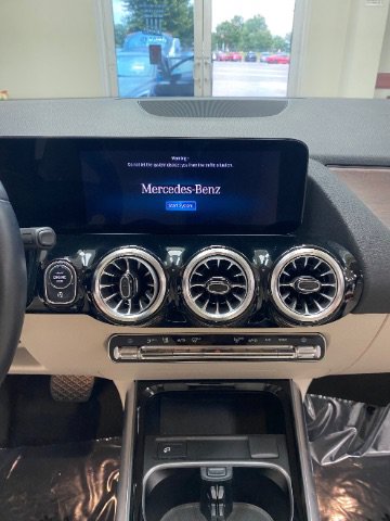 Used 2023 Mercedes-Benz GLA 250 4MATIC w/ Premium Package image 22