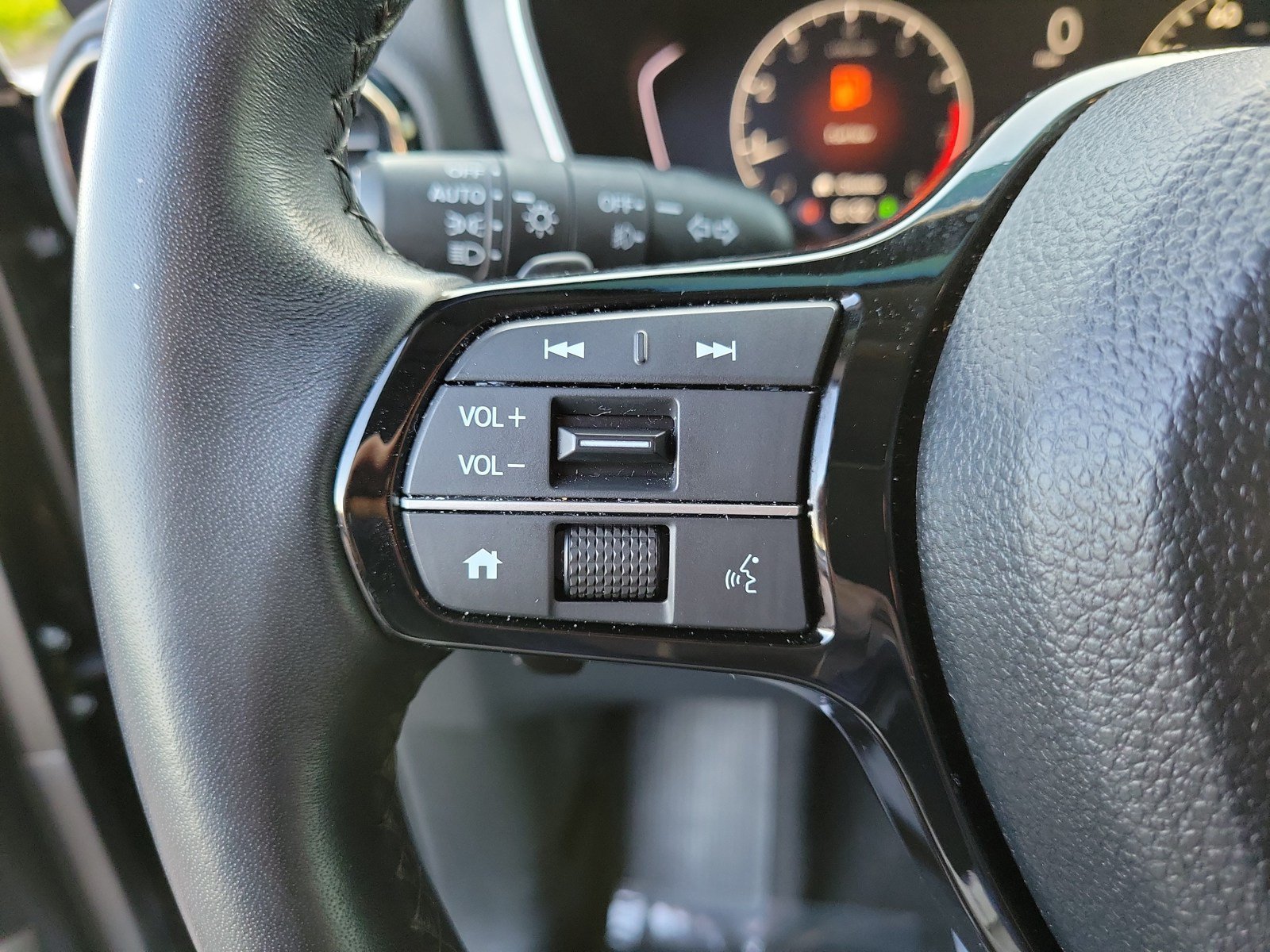 Used 2024 Honda Pilot Touring image 18