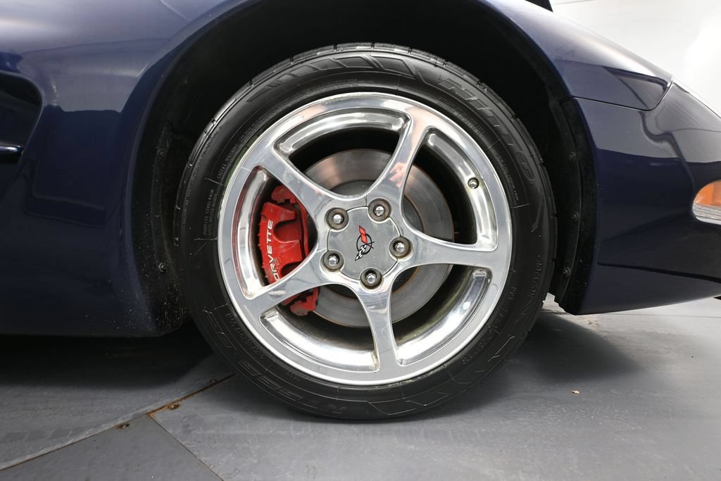 Used 2001 Chevrolet Corvette Convertible RWD image 12