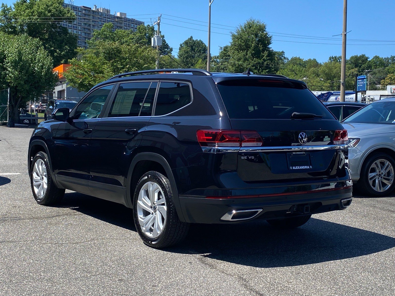 Certified 2023 Volkswagen Atlas SE w/ Panoramic Sunroof Package AWD/4WD image 5