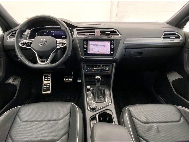 Certified 2022 Volkswagen Tiguan SEL R-Line image 15