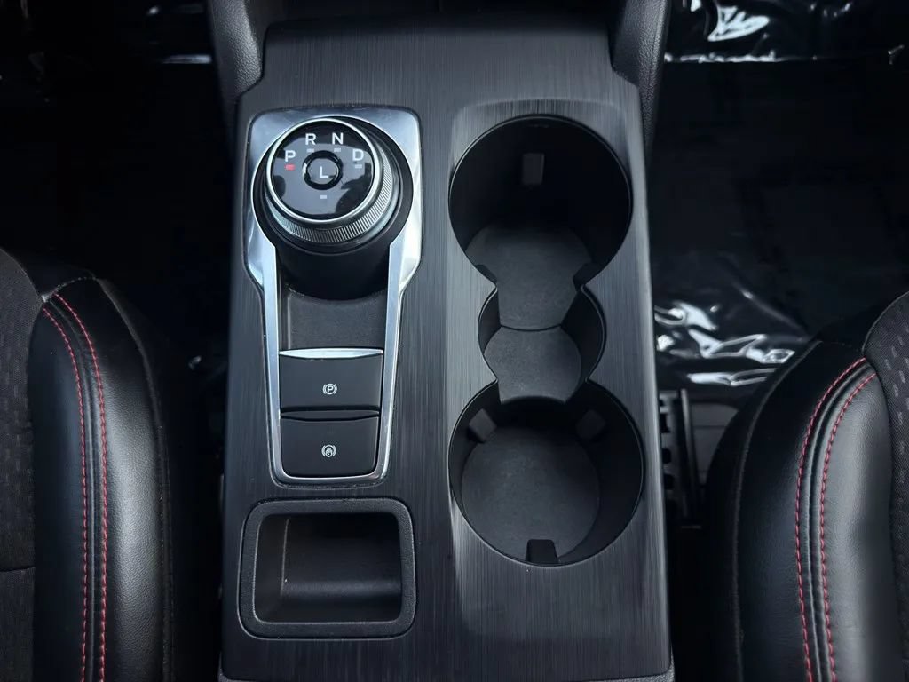Used 2024 Ford Escape ST-Line w/ Tech Pack #1 FWD image 17
