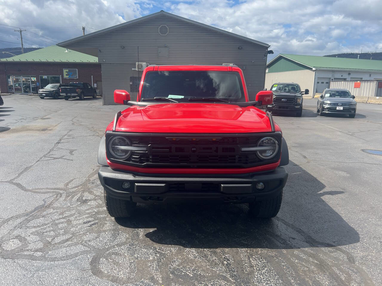Used 2023 Ford Bronco Outer Banks AWD/4WD image 3