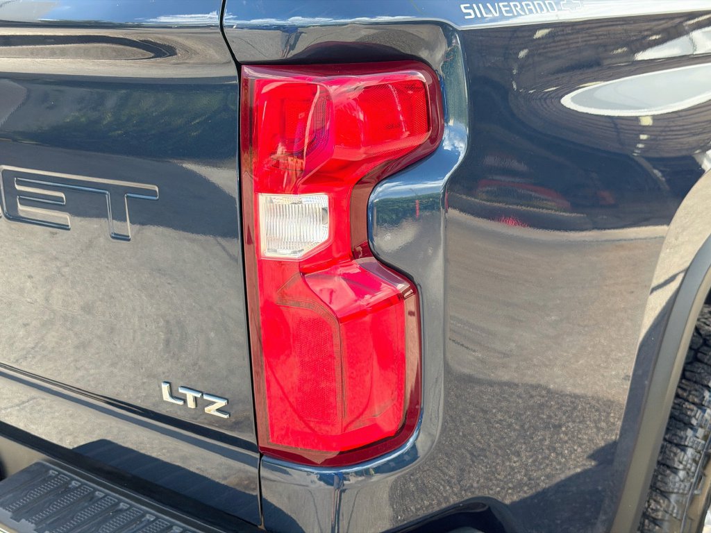 Used 2021 Chevrolet Silverado 2500 LTZ w/ LTZ Premium Package AWD/4WD image 29