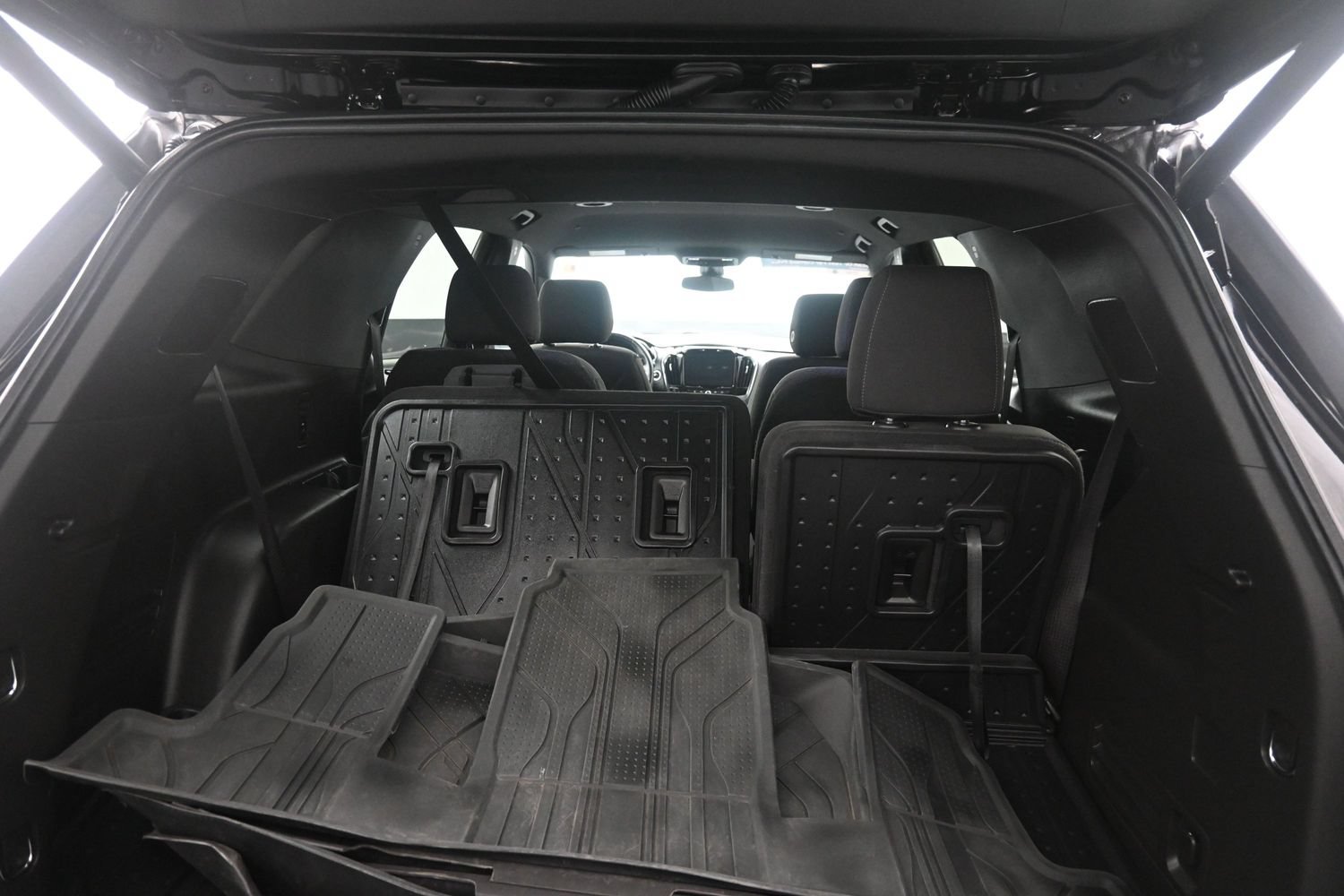 Used 2023 Chevrolet Traverse LT w/ LPO, Floor Liner Package AWD/4WD image 14