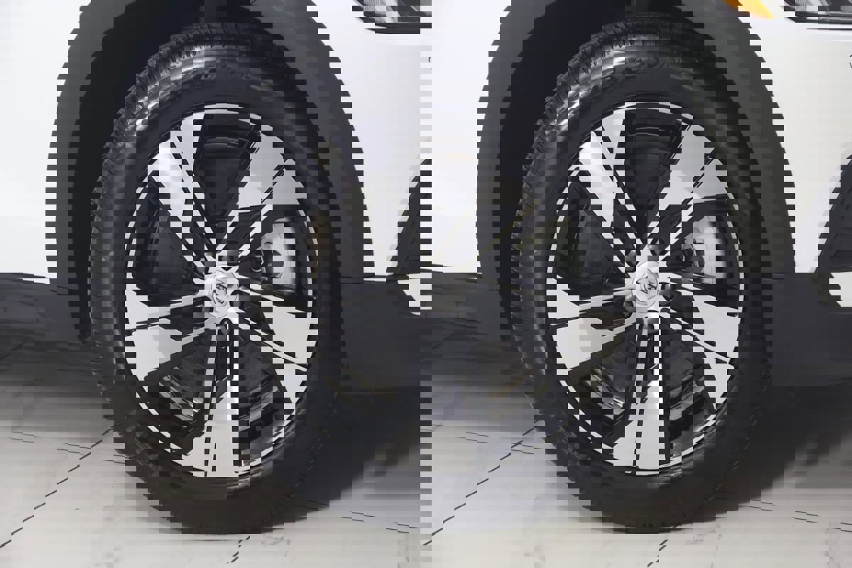 Used 2024 Volvo V60 B5 Cross Country Plus image 16