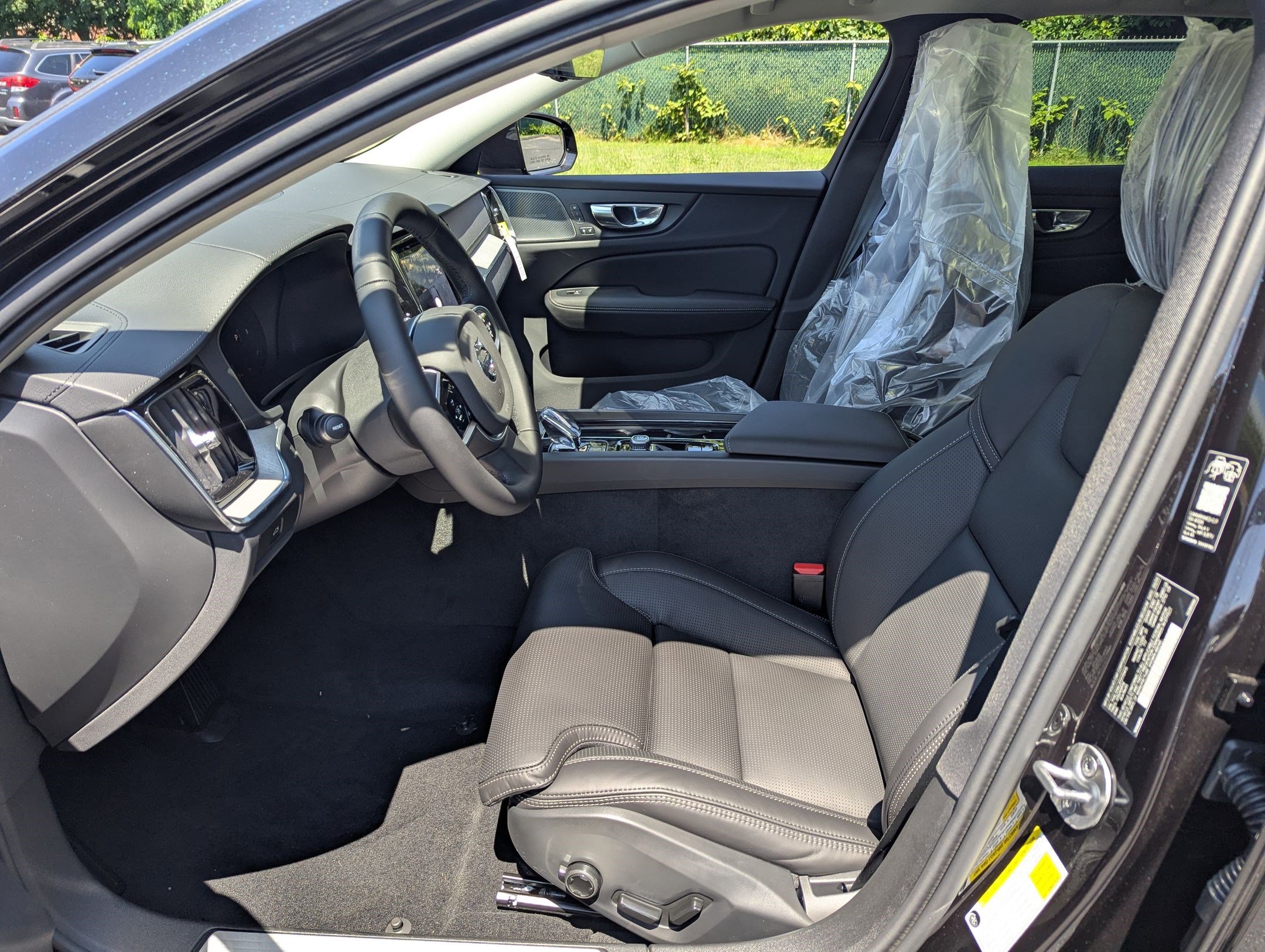 New 2026 Volvo V60 B5 Cross Country Ultra w/ Protection Package Premier image 8