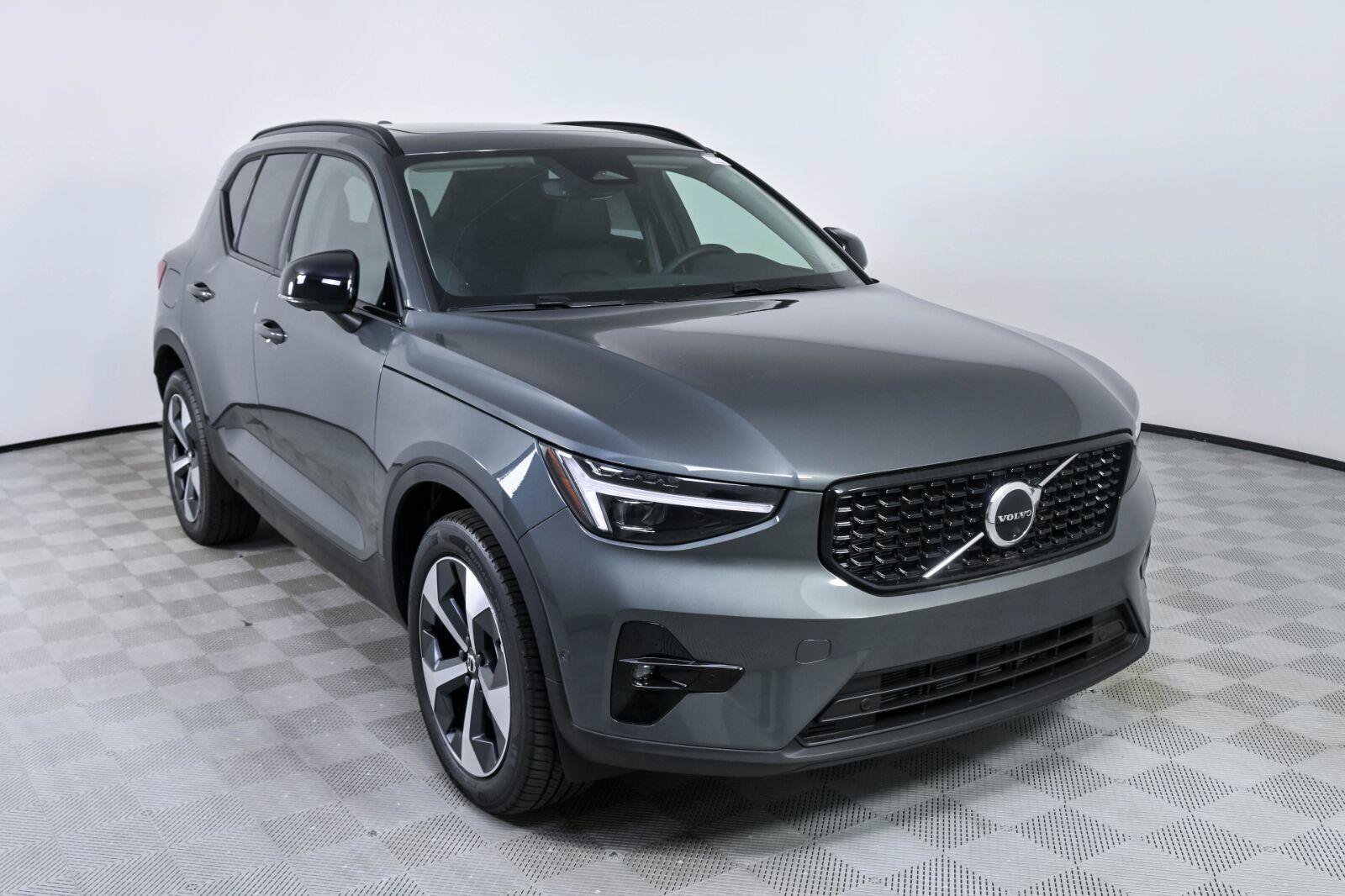 New 2026 Volvo XC40 B5 Plus w/ Climate Package AWD/4WD image 26