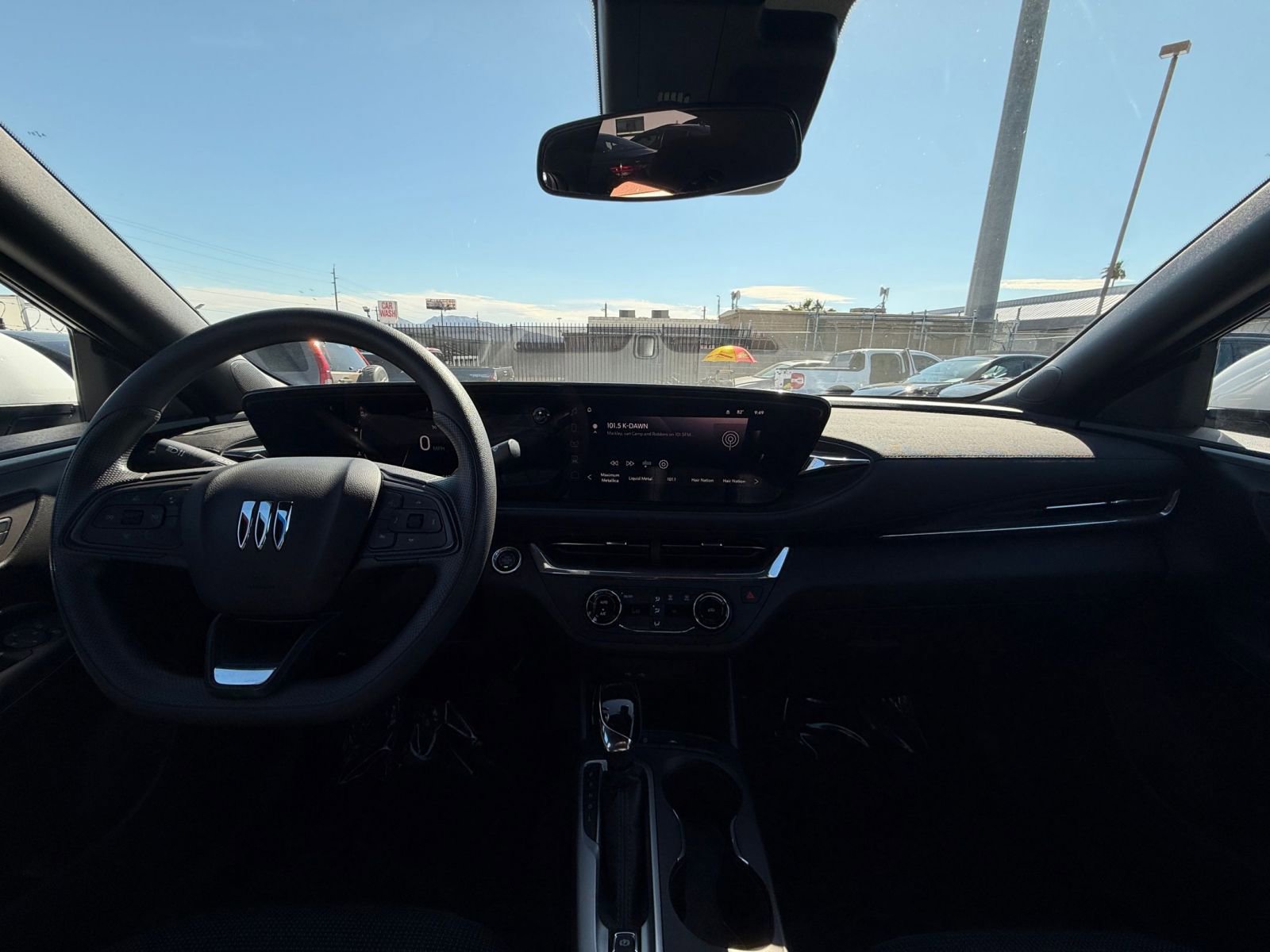 Used 2025 Buick Envista Preferred image 32