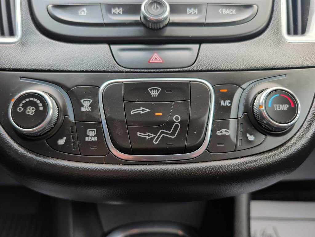 Used 2017 Chevrolet Malibu LT w/ Leather Package FWD image 15