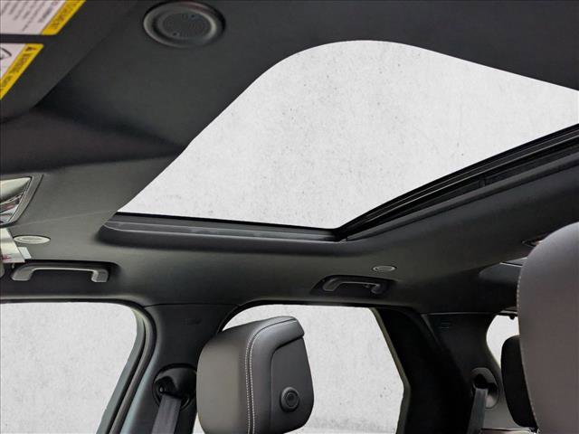 Certified 2025 Land Rover Discovery Dynamic SE image 16