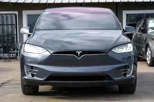Used 2018 Tesla Model X 100D AWD/4WD image 8