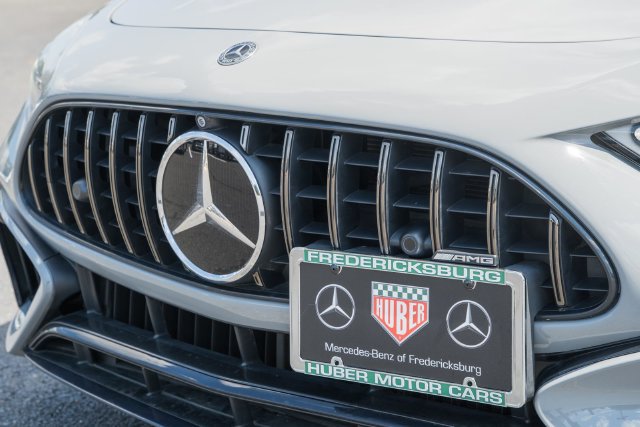 Used 2022 Mercedes-Benz SL 55 AMG 4MATIC w/ Driver Assistance Package image 15