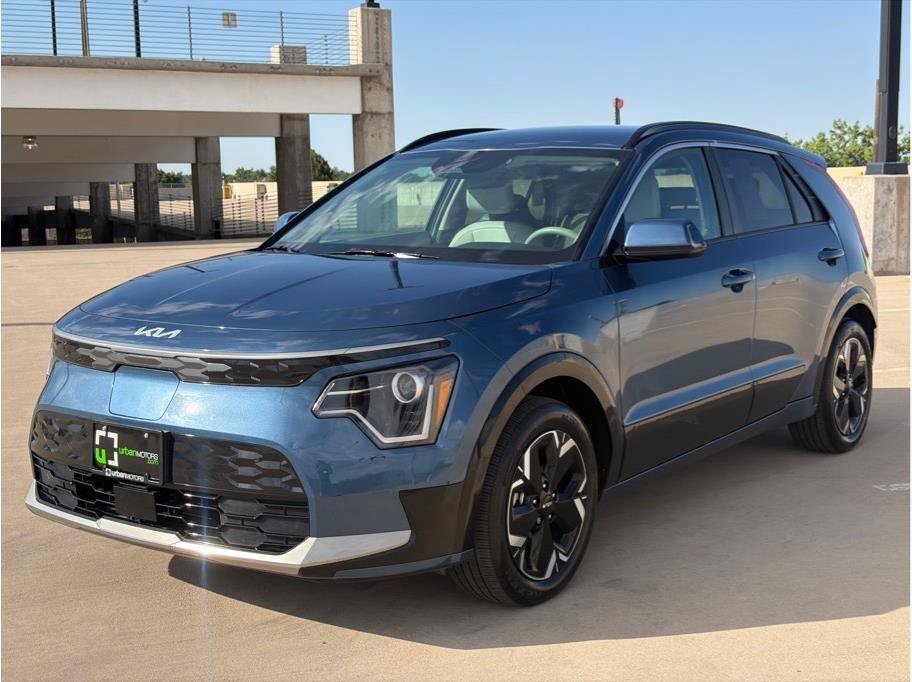 Used 2023 Kia Niro Wind w/ Wind Preserve Package FWD image 3