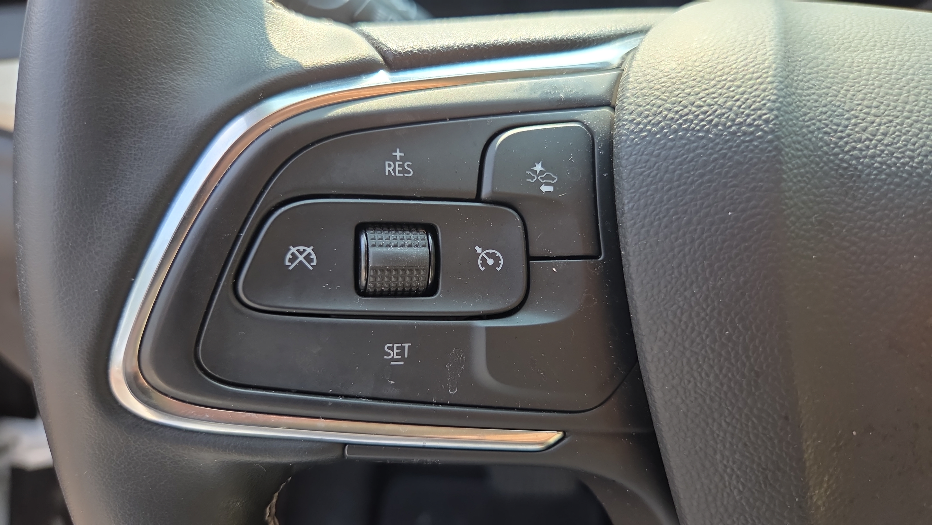 Certified 2024 Buick Encore GX Preferred FWD image 24