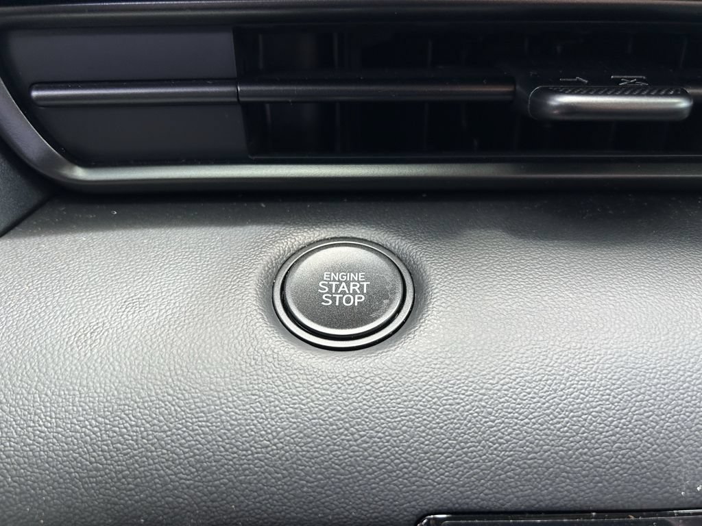 Certified 2025 Hyundai Elantra Sport FWD image 31