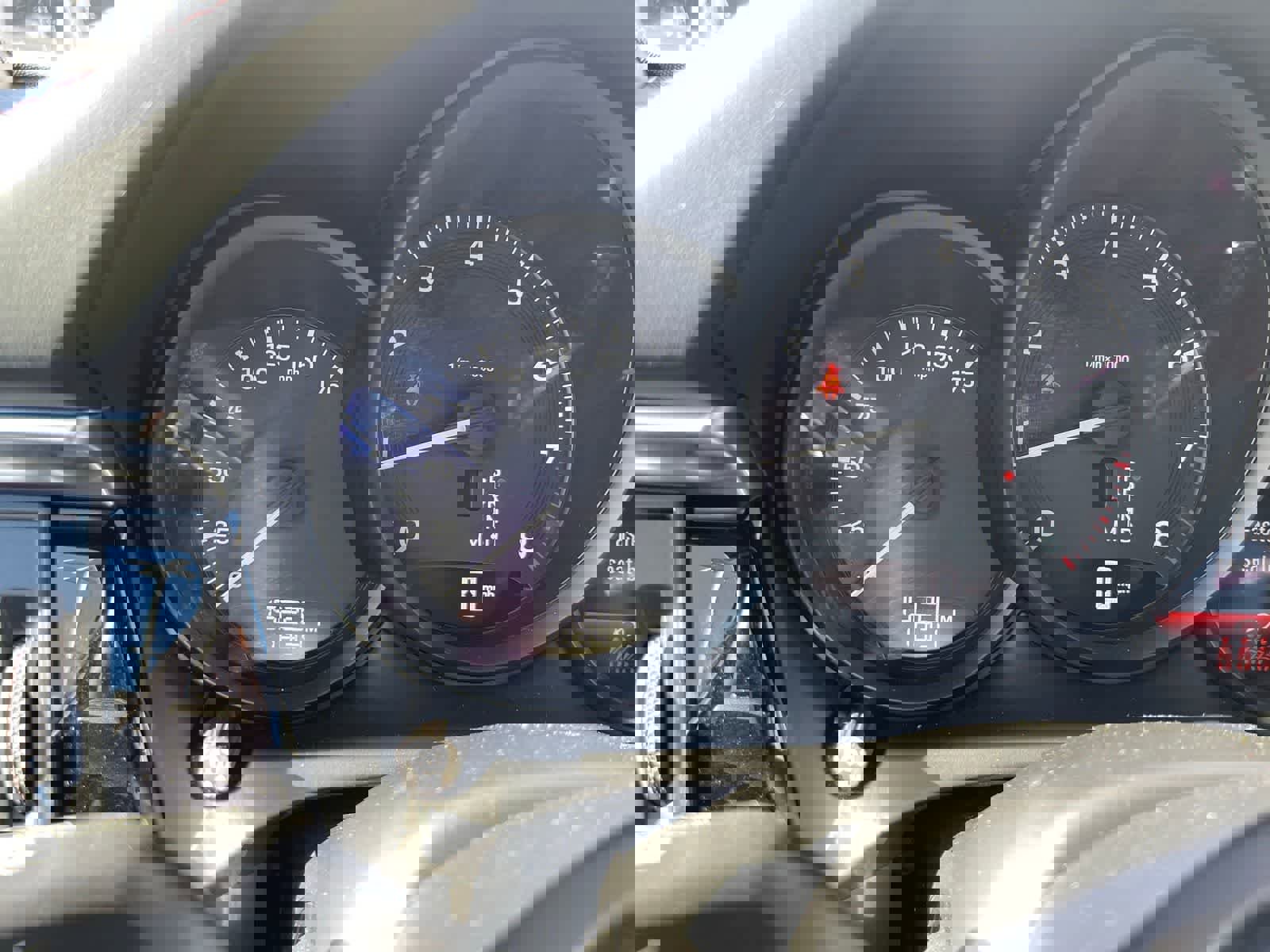 Used 2024 Porsche Macan image 35