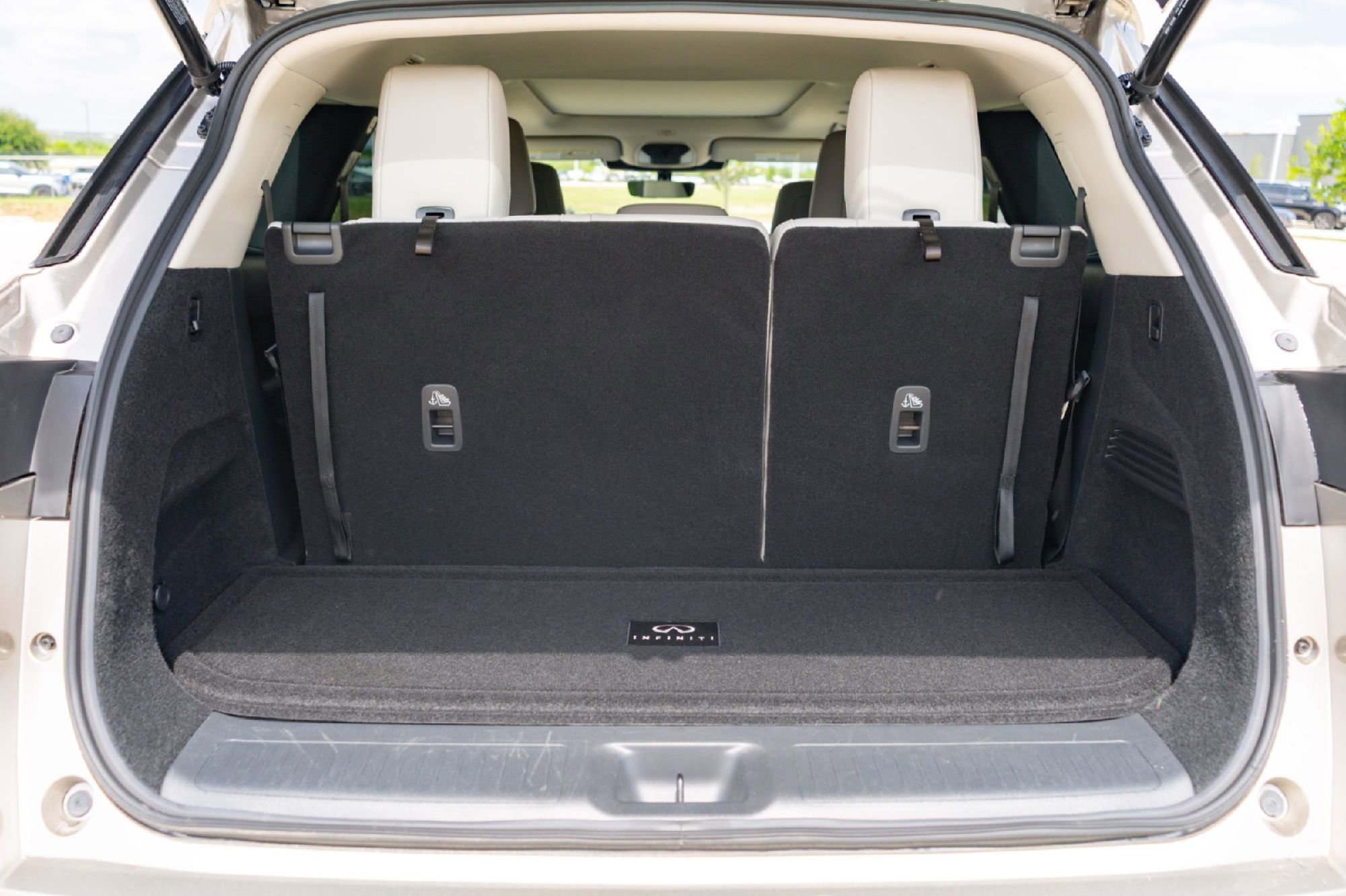 Certified 2026 INFINITI QX60 Luxe w/ Cargo Package FWD image 25