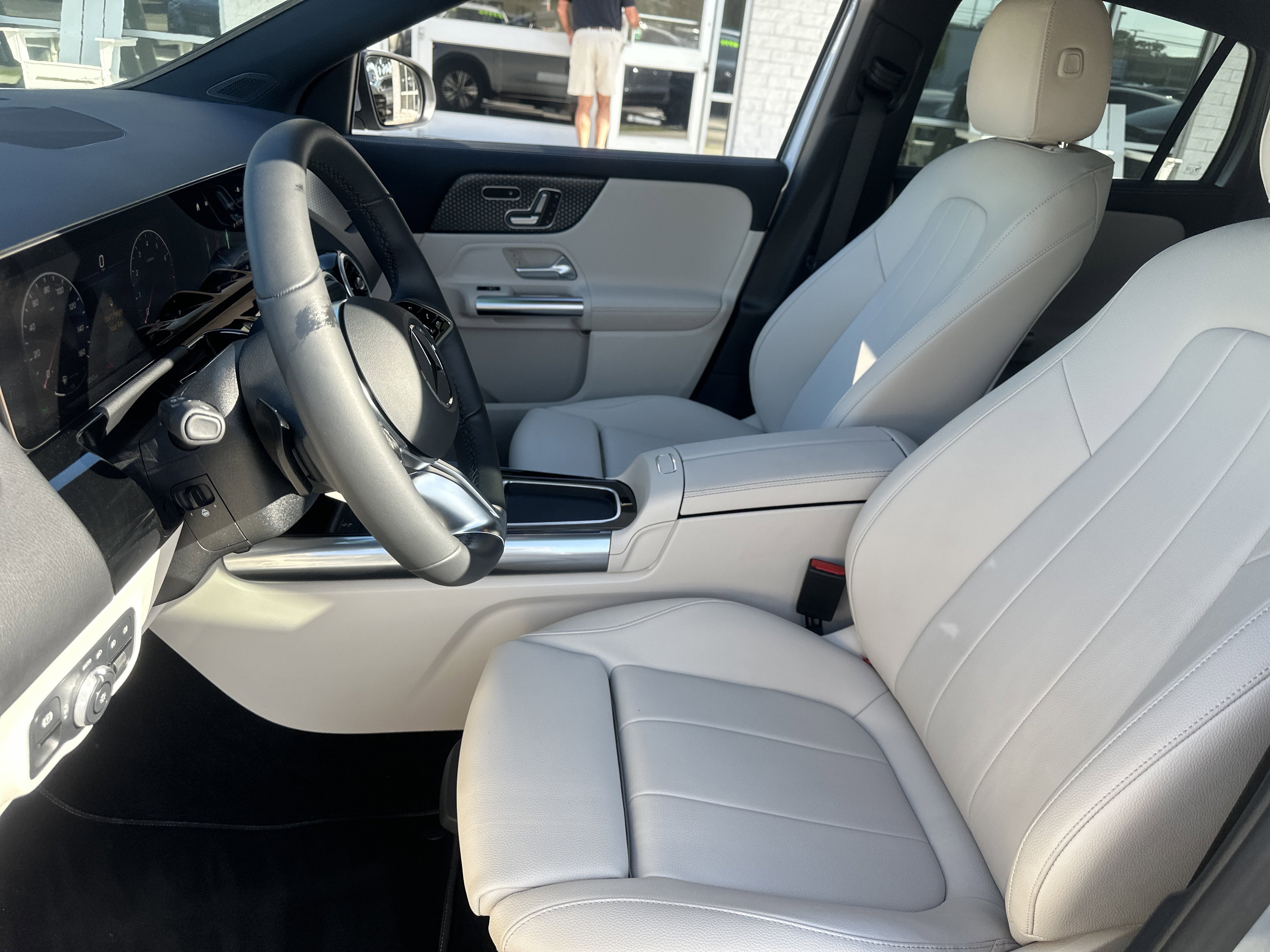 Used 2026 Mercedes-Benz GLA 250 4MATIC image 11