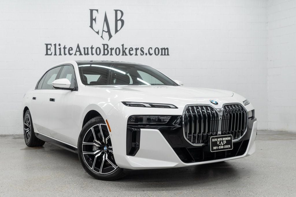 Used 2025 BMW 740i xDrive AWD/4WD image 6