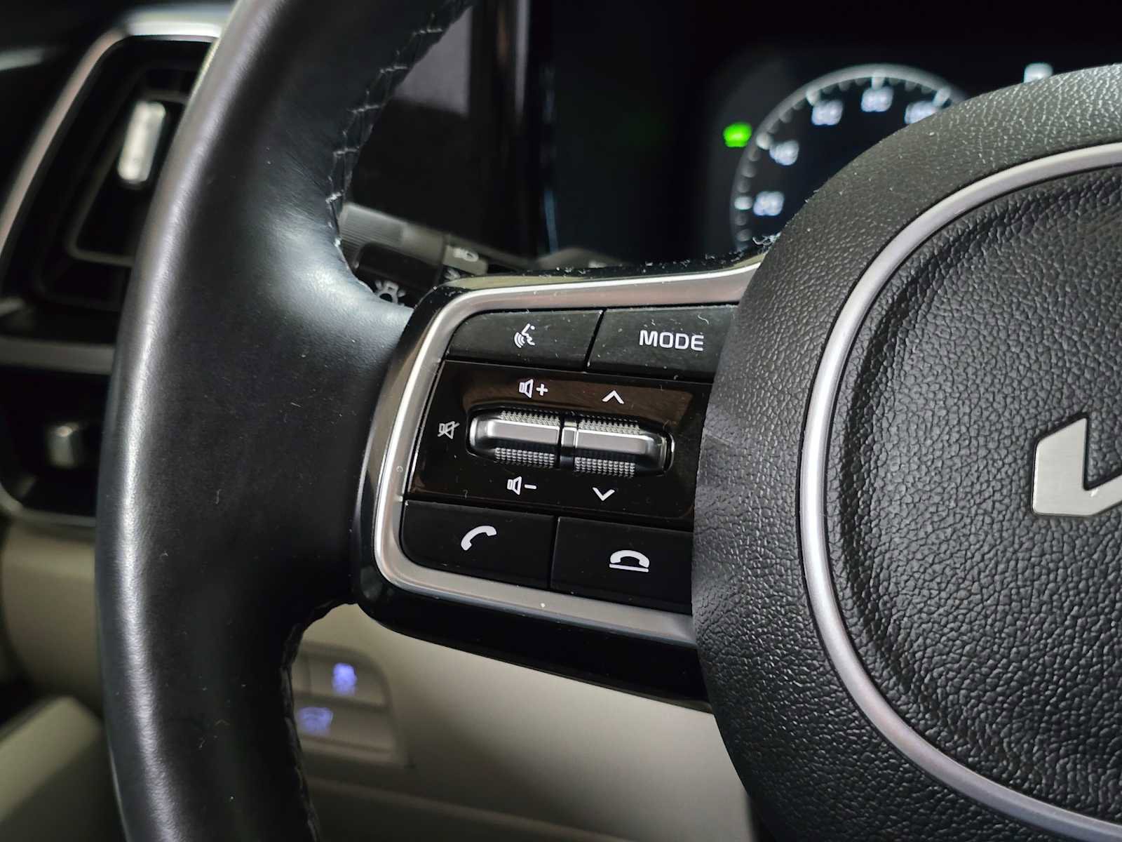 Used 2023 Kia Sorento SX Prestige image 36