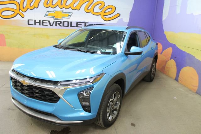 Used 2025 Chevrolet Trax LT w/ Driver Confidence Package FWD image 4