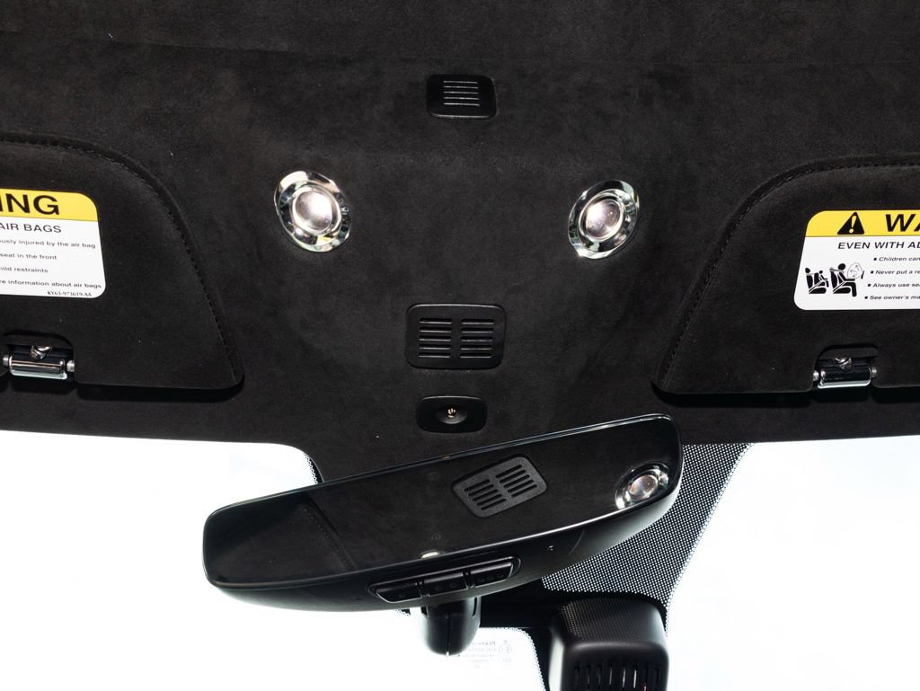Used 2023 Aston Martin V12 Vantage RWD image 44
