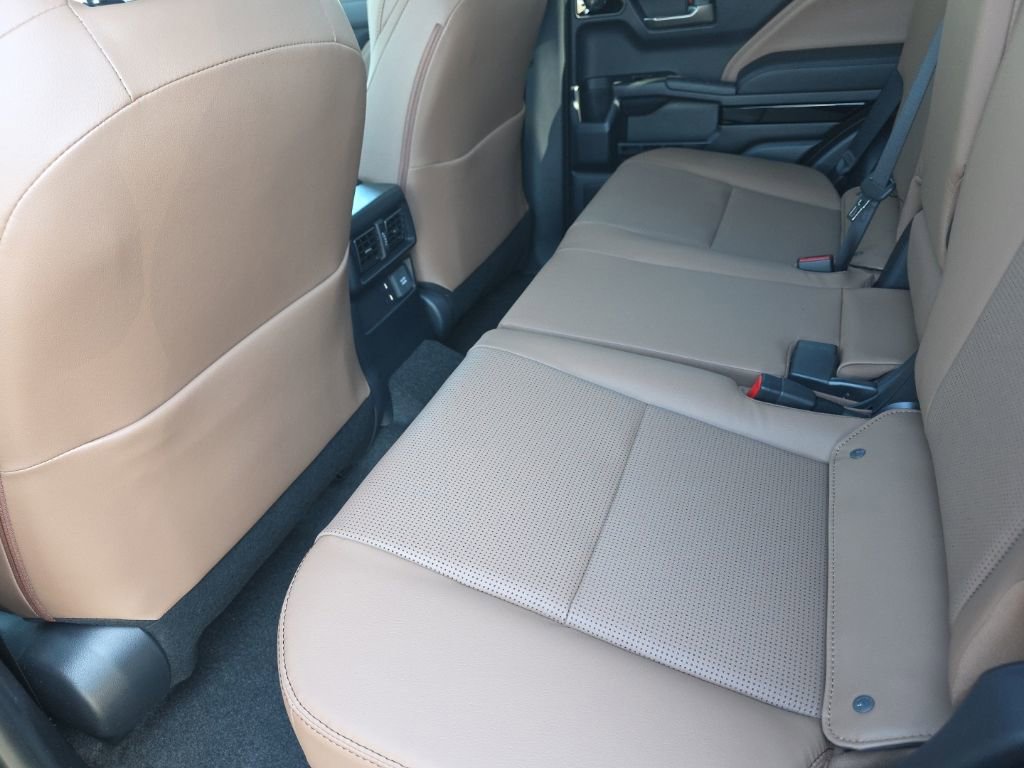 New 2026 Toyota 4Runner Limited AWD/4WD image 12