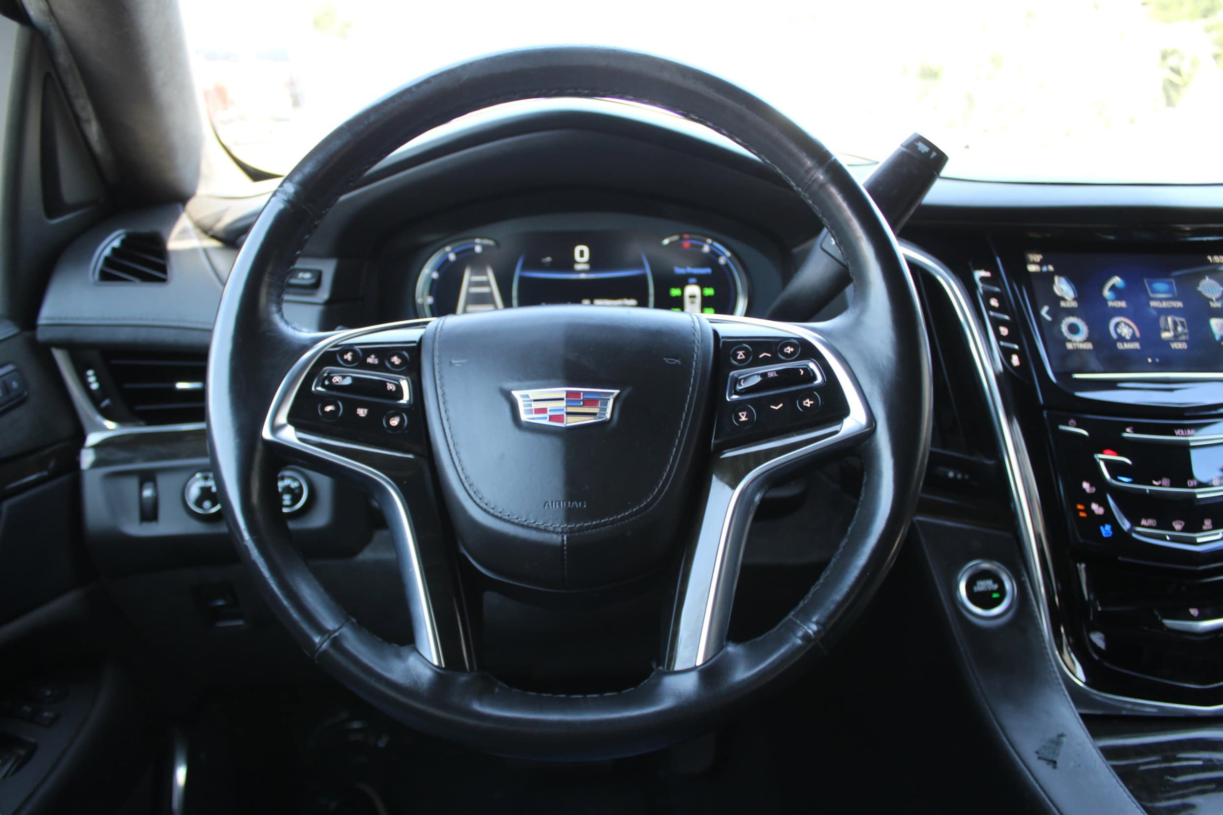 Used 2018 Cadillac Escalade Platinum AWD/4WD image 29
