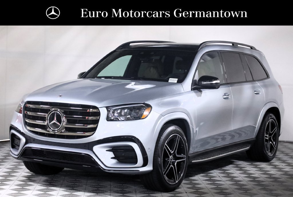 Used 2025 Mercedes-Benz GLS 450 4MATIC image 3