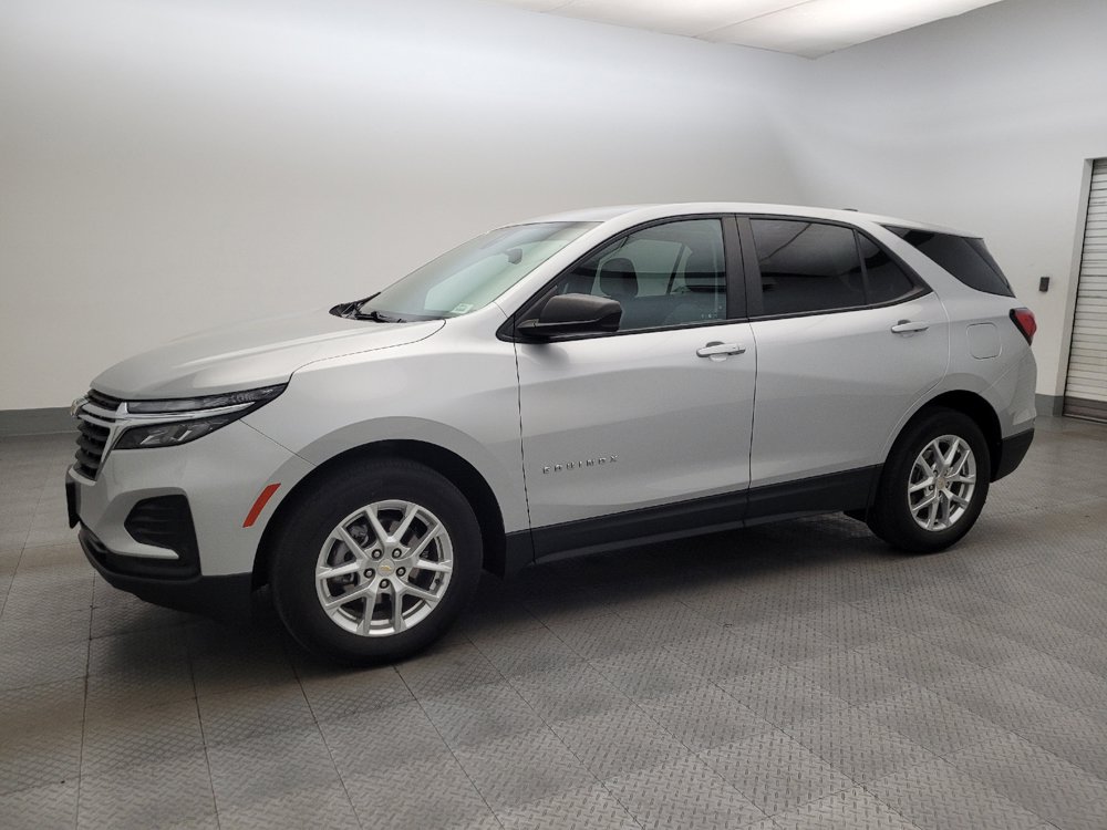 Used 2022 Chevrolet Equinox LS FWD image 2