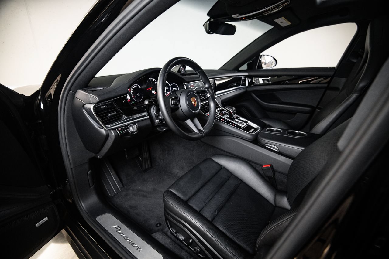 Certified 2023 Porsche Panamera image 4