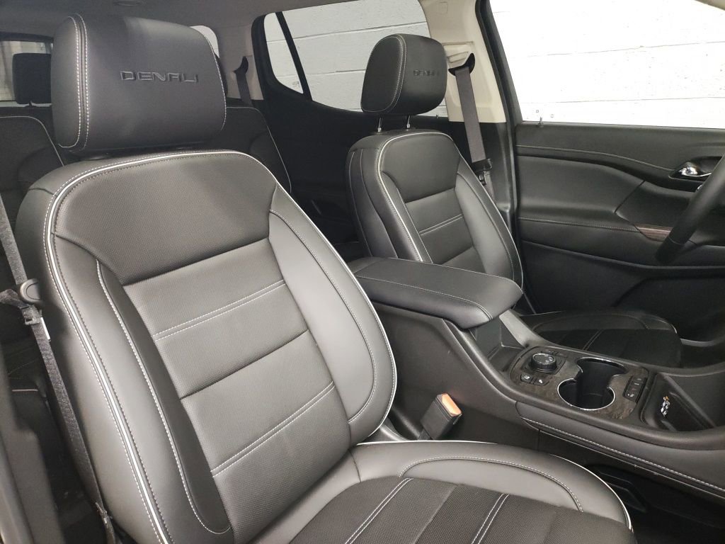 Used 2023 GMC Acadia Denali image 9