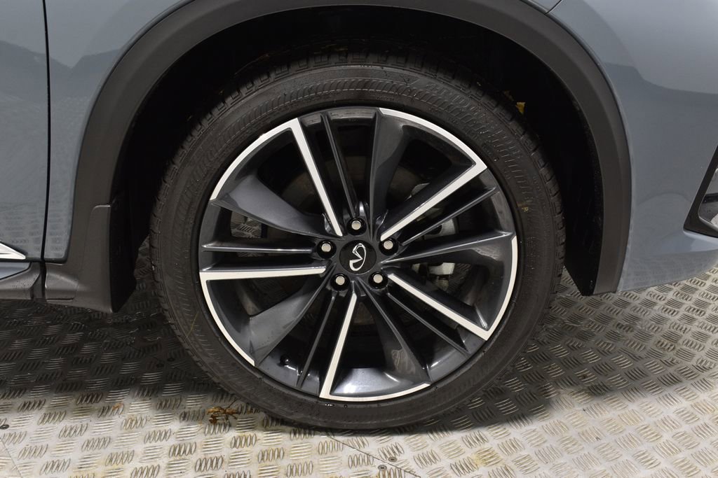 Certified 2025 INFINITI QX55 Essential w/ Accent Package image 37