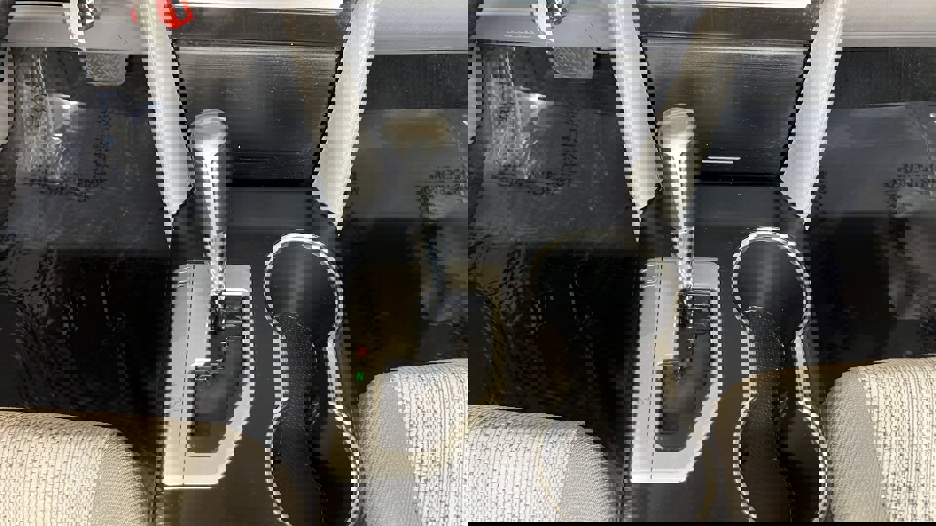 Used 2014 Toyota Camry L FWD image 23