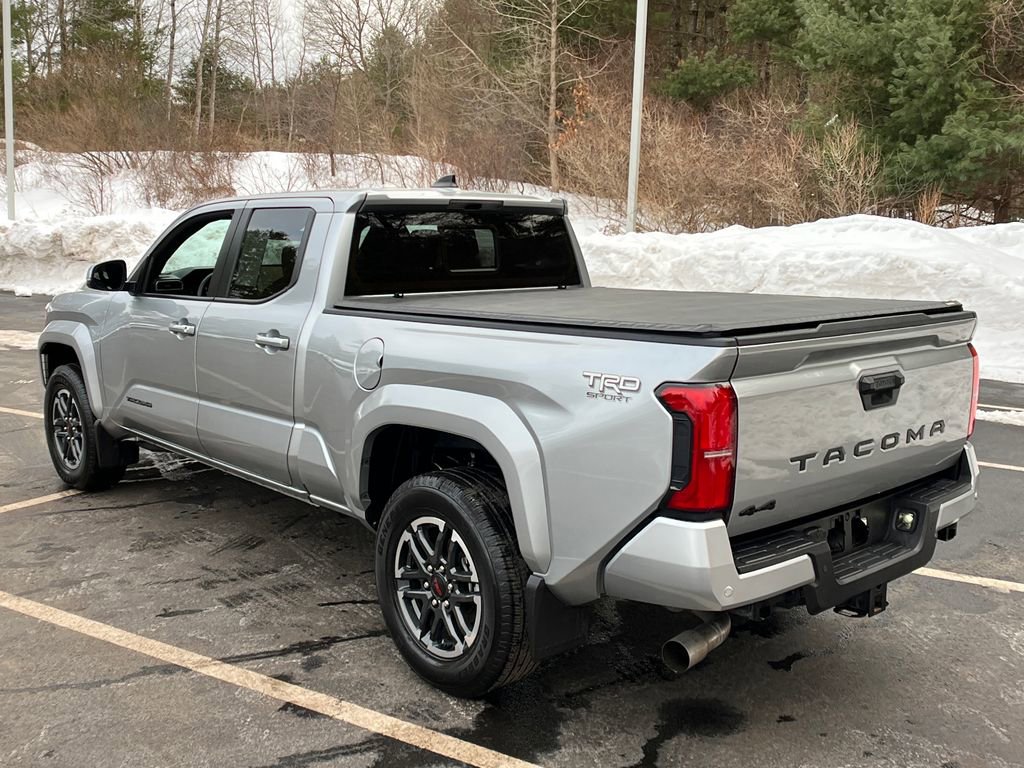 Used 2025 Toyota Tacoma TRD Sport w/ TRD Sport Upgrade Package image 3