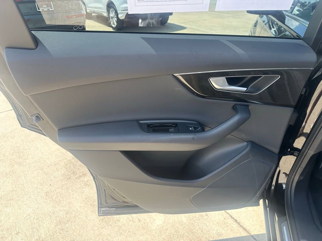 Used 2025 Audi Q7 3.0T Premium w/ Convenience Package image 19