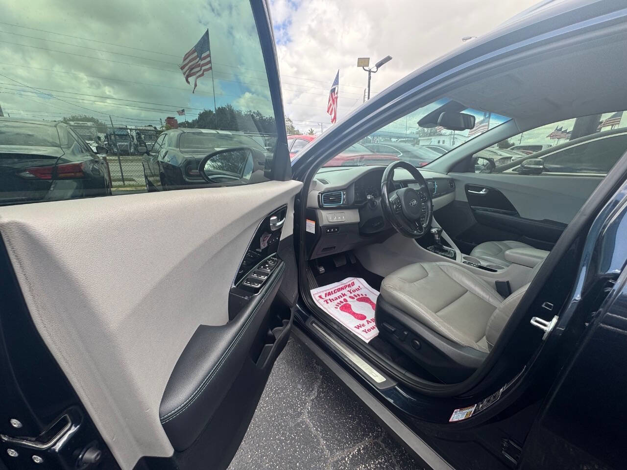 Used 2018 Kia Niro EX Premium image 9