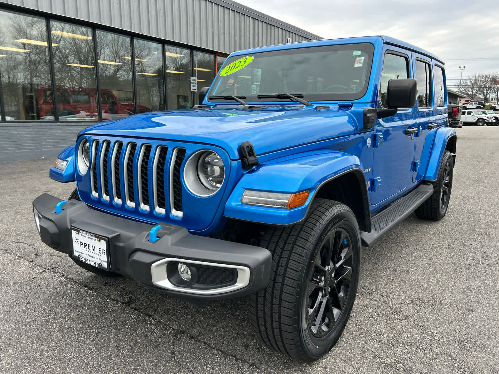 Used 2023 Jeep Wrangler Sahara w/ Cold Weather Group image 10