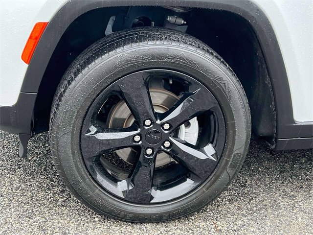 Certified 2023 Jeep Grand Cherokee Altitude image 11