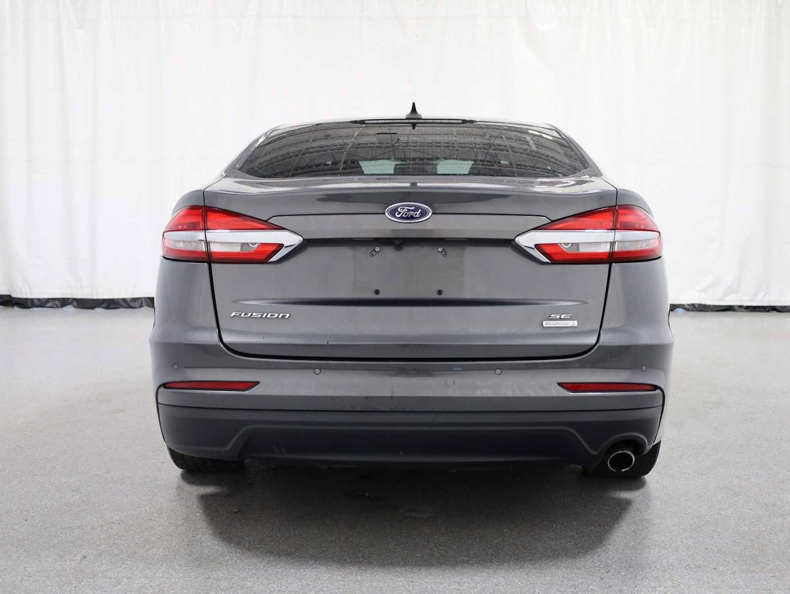 Used 2019 Ford Fusion SE FWD image 7