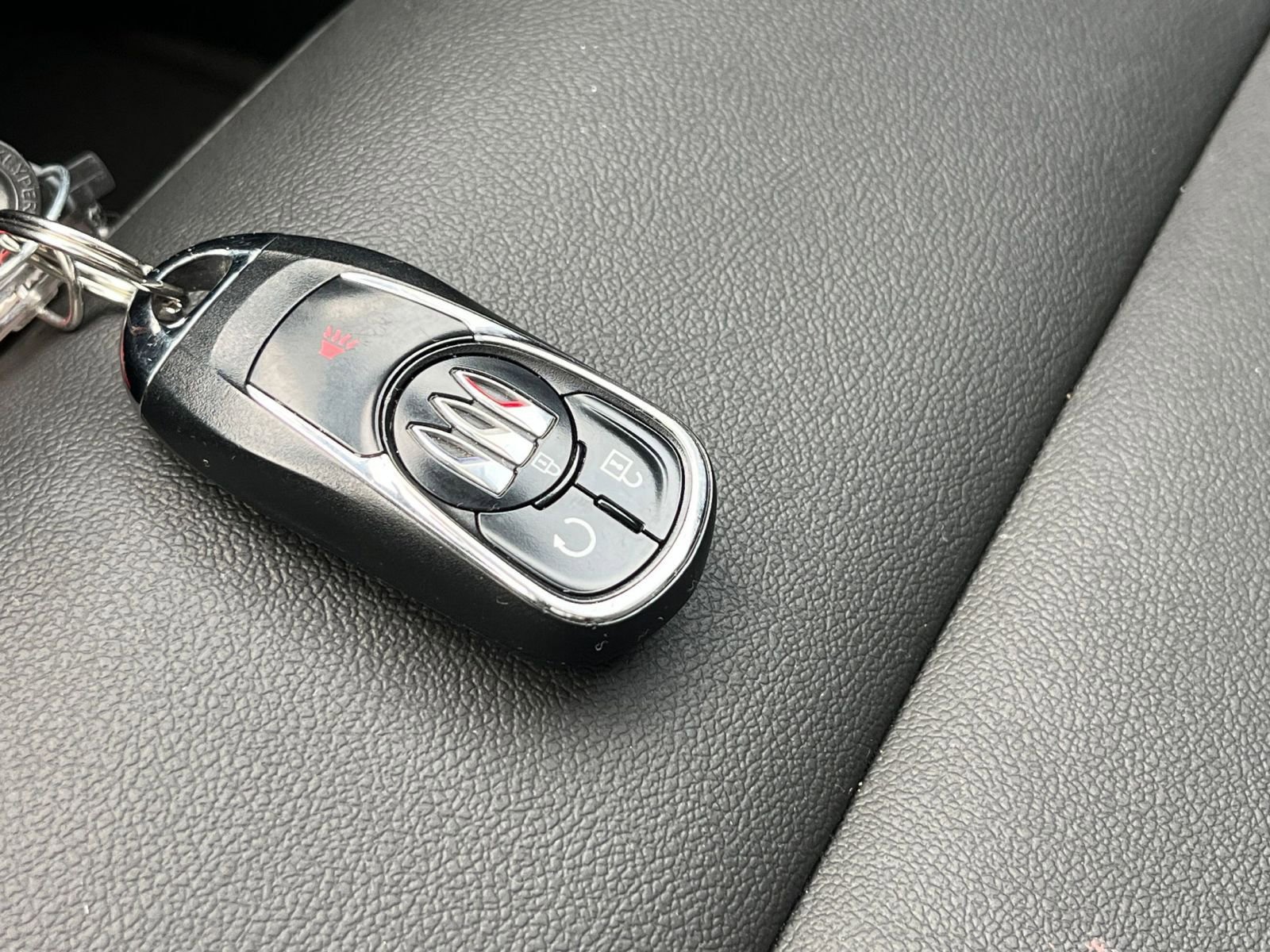 Used 2025 Buick Envista Sport Touring FWD image 25