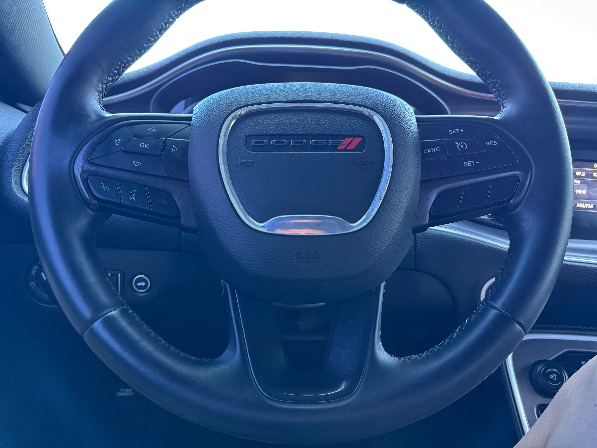 Used 2015 Dodge Challenger SXT RWD image 15