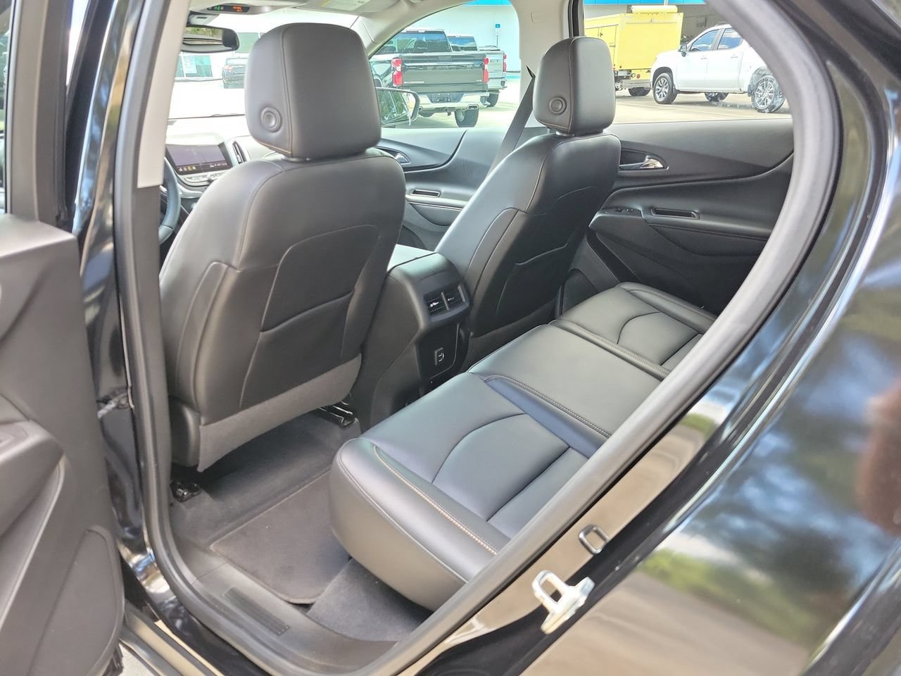 Used 2021 Chevrolet Equinox Premier w/ Redline Edition FWD image 9