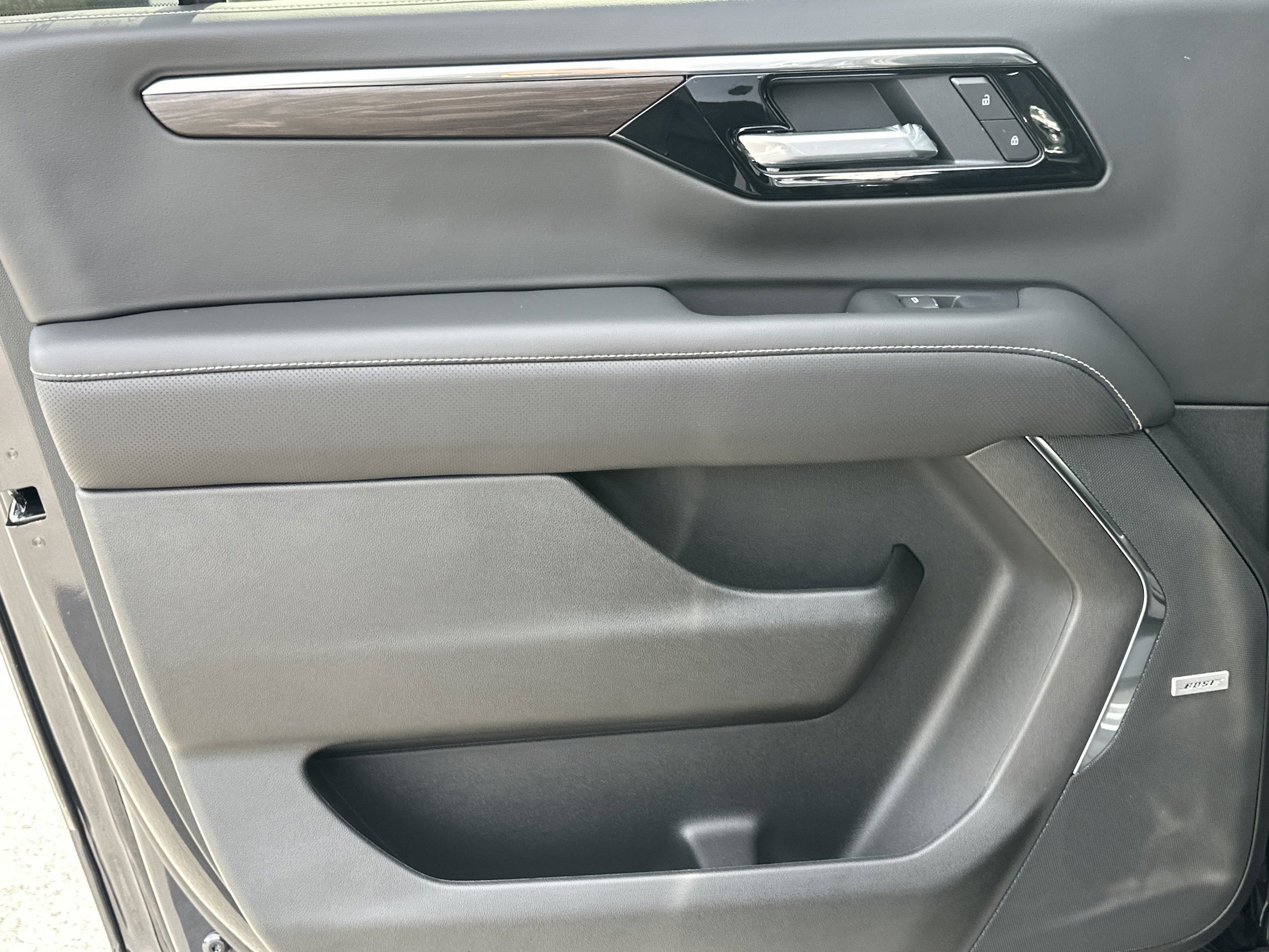 New 2026 Chevrolet Suburban Premier w/ Sun And Tow Package image 22