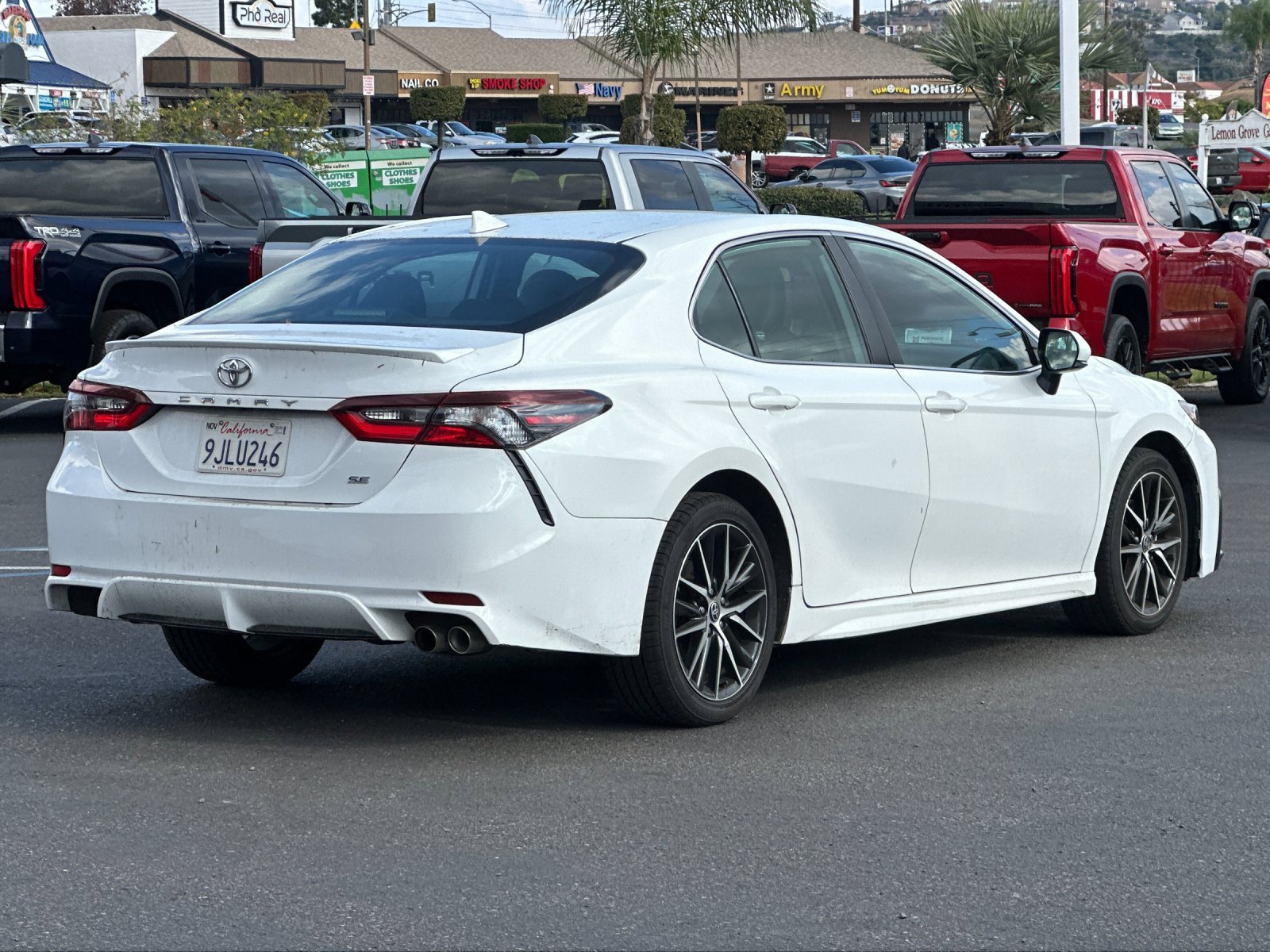 Used 2024 Toyota Camry SE image 5