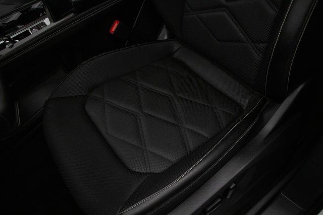 Used 2024 Volkswagen Atlas SE image 30