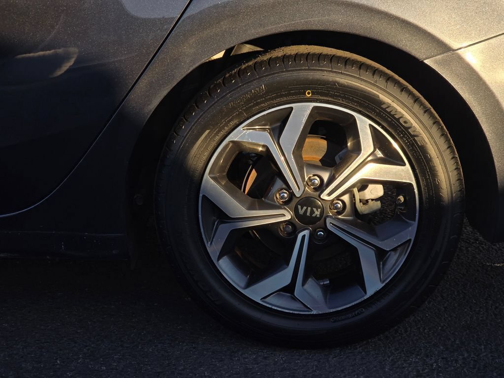 Used 2019 Kia Forte LXS FWD image 12